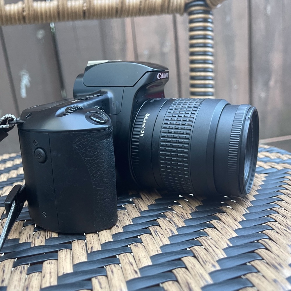 Canon EOS Rebel X S - Picture 7 of 7